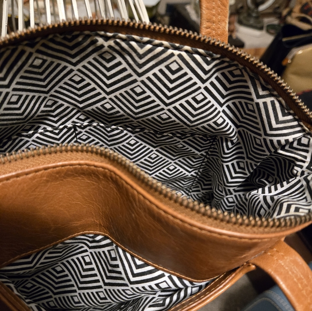 HOBO Tan Leather Shoulder Bag - Picture 7 of 13